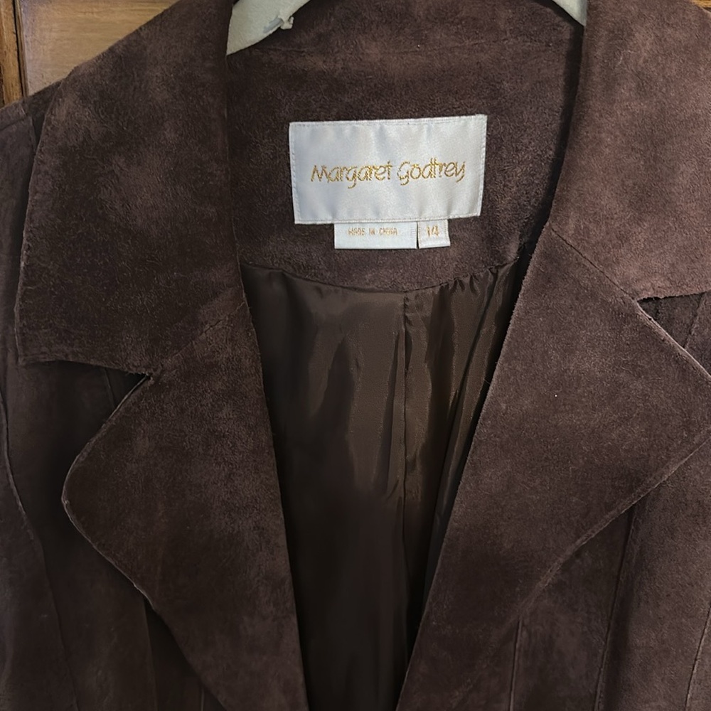 Margaret Godfrey. Womenβs Chocolate Suede Blazer - Picture 5 of 8